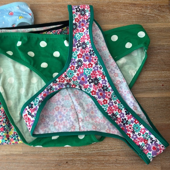 Women’s undies - Picture 3 of 3